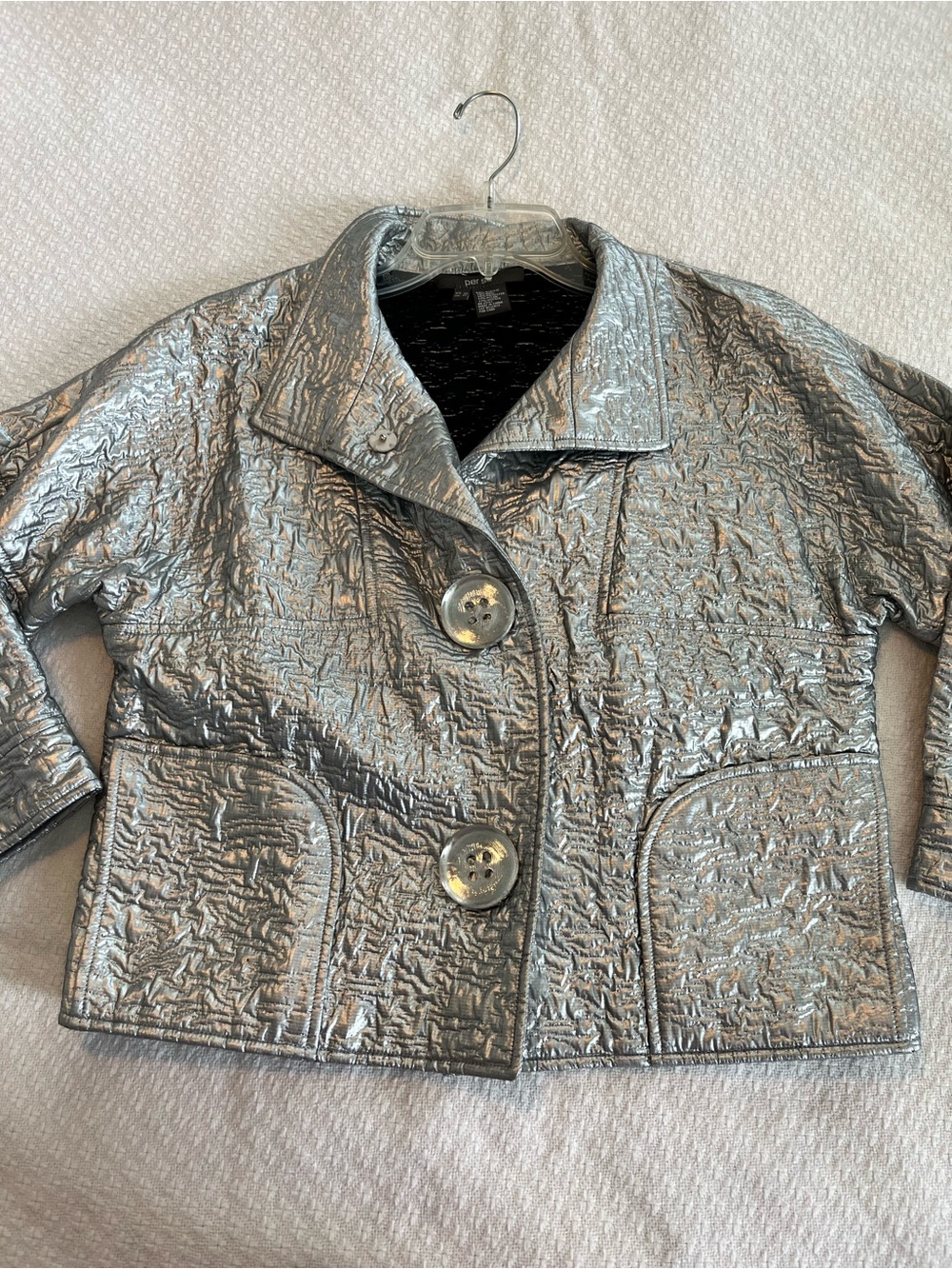 Per Se Silver Crinkled Cropped 3 Button Blazer Women’s Size 10 Side Pockets EUC